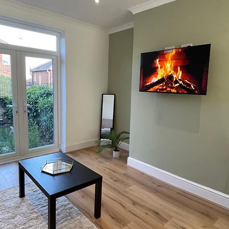 Whole House Modern Two Bedroom In Newcastle - Free Parking Extérieur photo