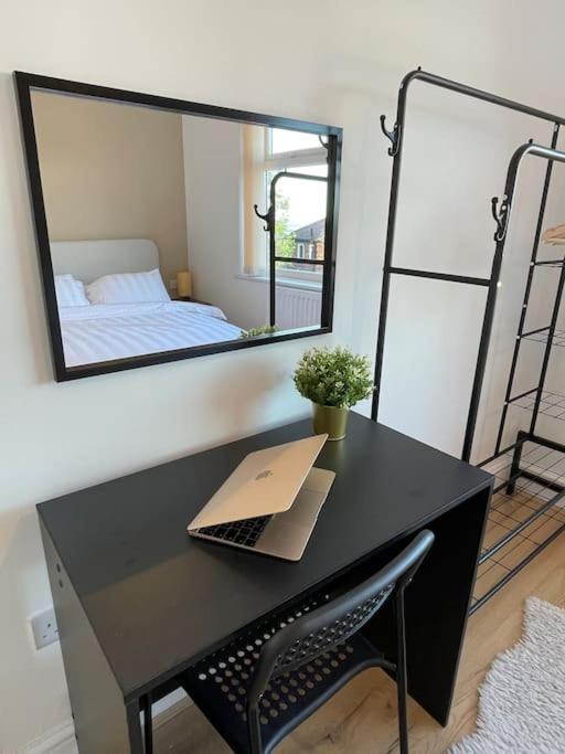 Whole House Modern Two Bedroom In Newcastle - Free Parking Extérieur photo