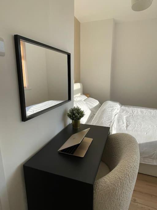 Whole House Modern Two Bedroom In Newcastle - Free Parking Extérieur photo