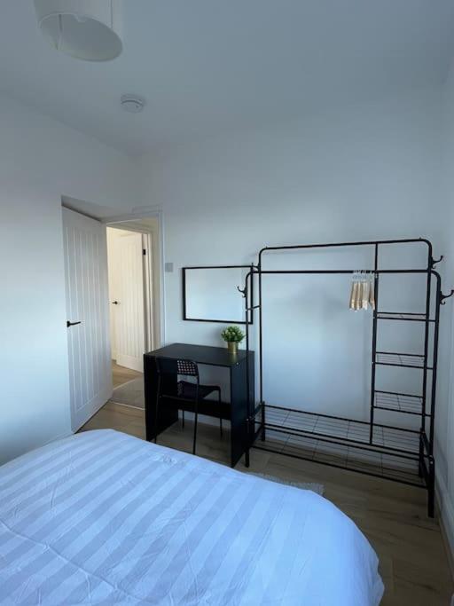 Whole House Modern Two Bedroom In Newcastle - Free Parking Extérieur photo