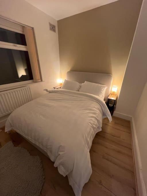 Whole House Modern Two Bedroom In Newcastle - Free Parking Extérieur photo