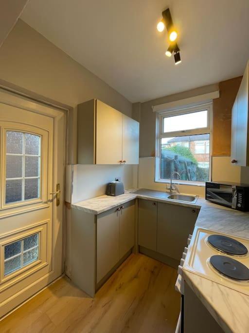 Whole House Modern Two Bedroom In Newcastle - Free Parking Extérieur photo