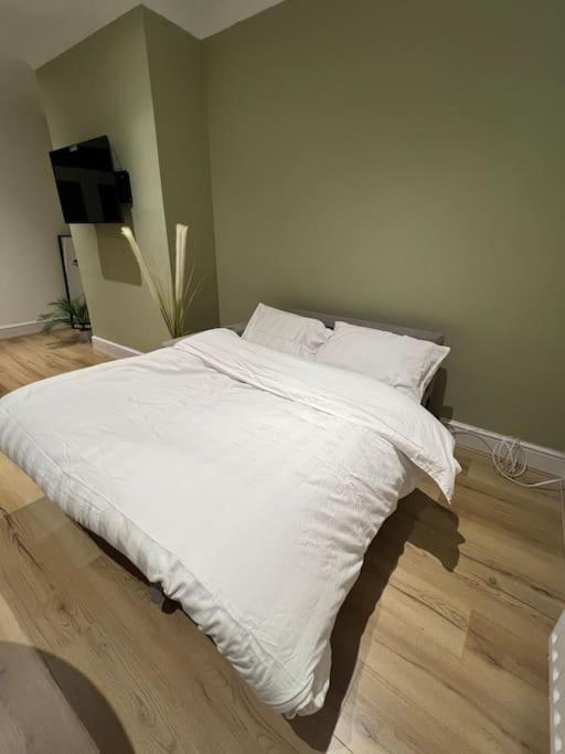 Whole House Modern Two Bedroom In Newcastle - Free Parking Extérieur photo